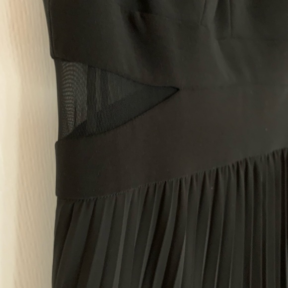 Black formal dress - Picture 3 of 8